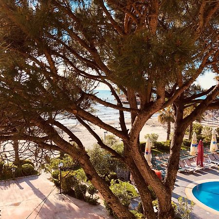 Mali I Robit Beachfront Apartment โกเลม ภายนอก รูปภาพ