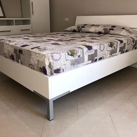 Mali I Robit Beachfront Apartment โกเลม ภายนอก รูปภาพ