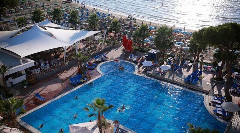 Mali I Robit Beachfront Apartment โกเลม ภายนอก รูปภาพ