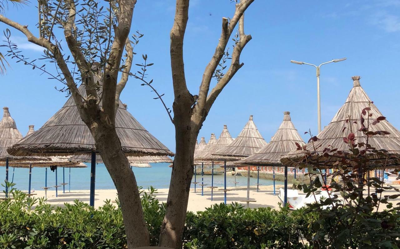 Mali I Robit Beachfront Apartment โกเลม ภายนอก รูปภาพ