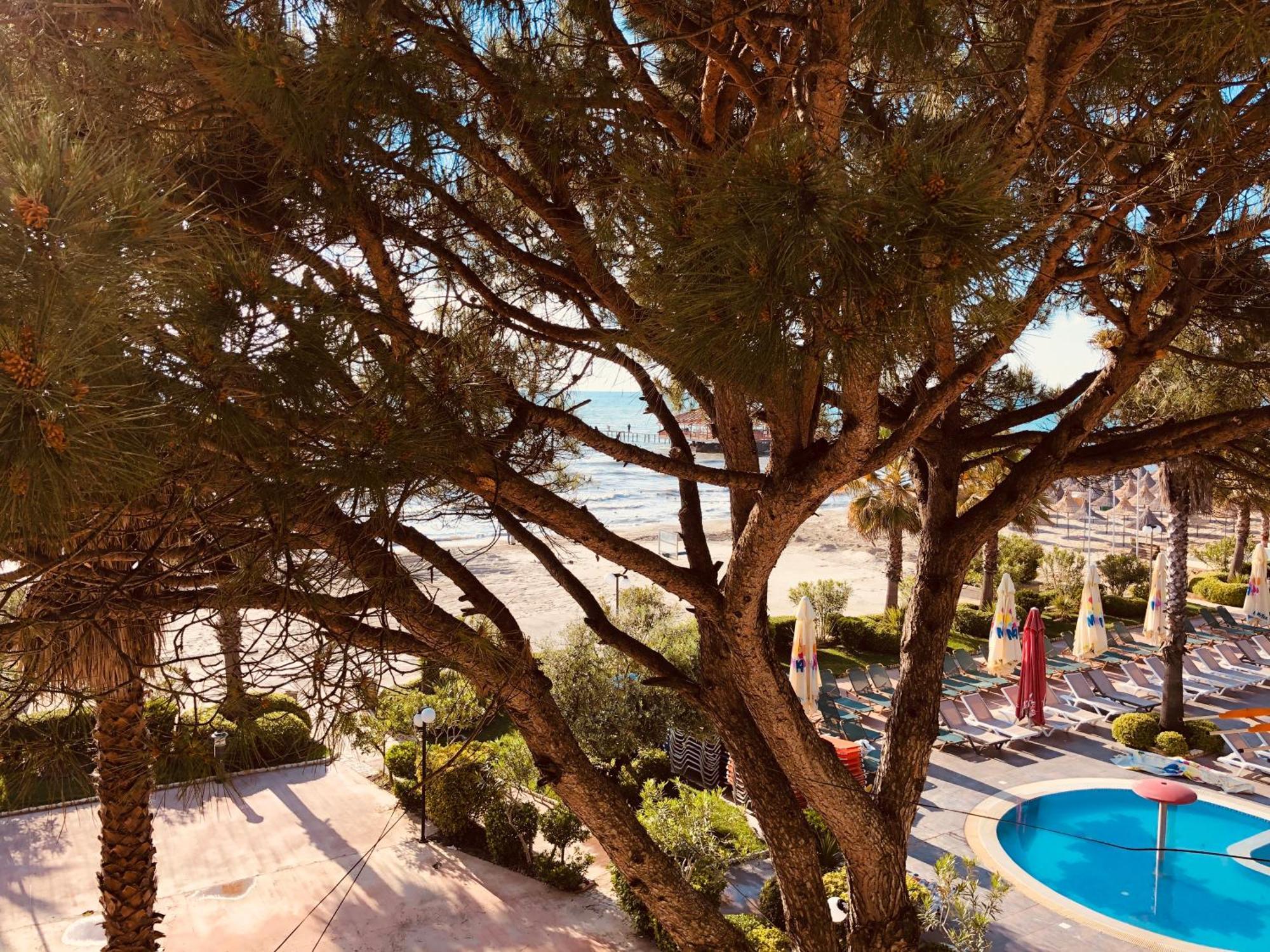 Mali I Robit Beachfront Apartment โกเลม ภายนอก รูปภาพ